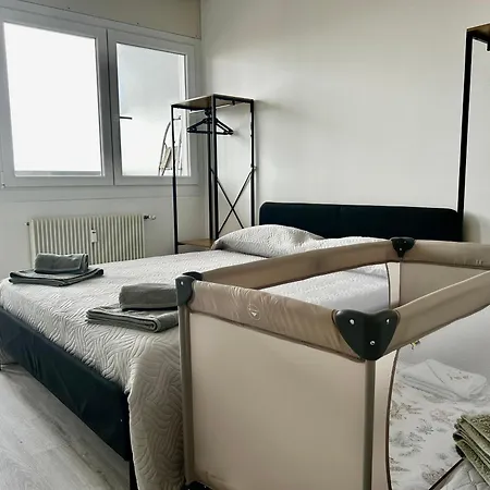 Luxury Skyline In Center Of 우디네