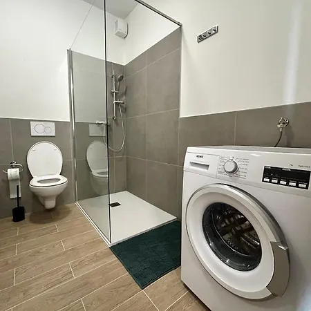 Luxury Skyline In Center Of * 우디네