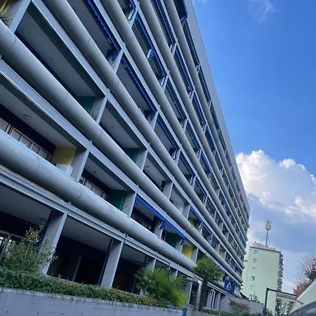 Luxury Skyline In Center Of * 우디네